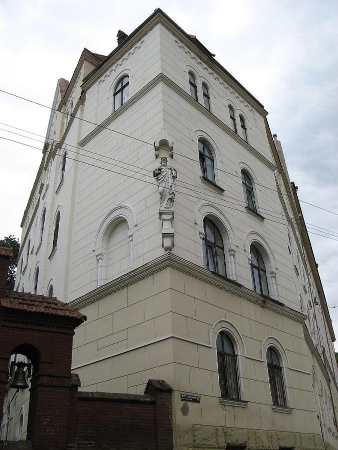 Izuminka V Centre Goroda 利沃夫 外观 照片